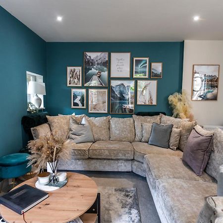 Spring Mount Huge Luxury Full Apartment- Harrogate Centre-Two Extremely Comfy Kingsize Bedrooms-Fully Equipped Modern Kitchen-Cosy Living Room With Huge Tv エクステリア 写真