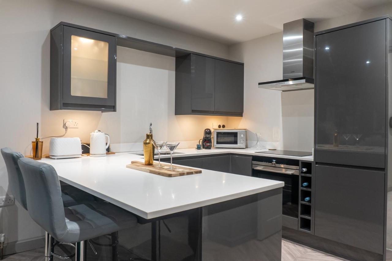 Spring Mount Huge Luxury Full Apartment- Harrogate Centre-Two Extremely Comfy Kingsize Bedrooms-Fully Equipped Modern Kitchen-Cosy Living Room With Huge Tv エクステリア 写真