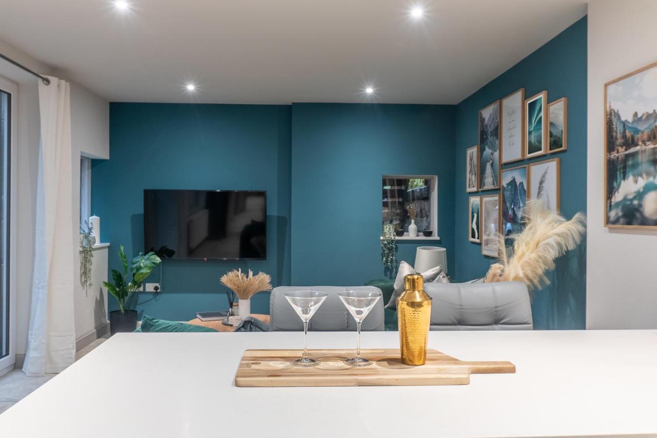 Spring Mount Huge Luxury Full Apartment- Harrogate Centre-Two Extremely Comfy Kingsize Bedrooms-Fully Equipped Modern Kitchen-Cosy Living Room With Huge Tv エクステリア 写真