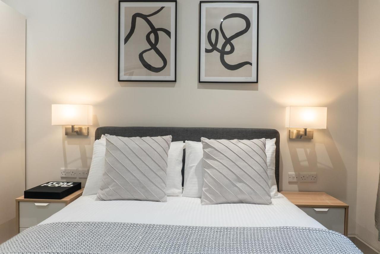 Spring Mount Huge Luxury Full Apartment- Harrogate Centre-Two Extremely Comfy Kingsize Bedrooms-Fully Equipped Modern Kitchen-Cosy Living Room With Huge Tv エクステリア 写真
